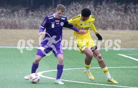 Fussball Bundesliga. Testspiel. SK Austria Klagenfurt gegen Lafnitz. Nicolas Binder (Austria Klagenfurt), Enzo Stone Gibson Mougnol (Lafnitz). Klagenfurt, am 31,1.2025.
Foto: Kuess
---
pressefotos, pressefotografie, kuess, qs, qspictures, sport, bild, bilder, bilddatenbank