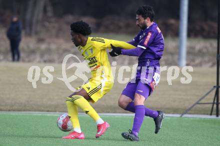 Fussball Bundesliga. Testspiel. SK Austria Klagenfurt gegen Lafnitz.  Kosmas Gkezos (Austria Klagenfurt), Kylian Alex Ronny Silvestre (Lafnitz). Klagenfurt, am 31,1.2025.
Foto: Kuess
---
pressefotos, pressefotografie, kuess, qs, qspictures, sport, bild, bilder, bilddatenbank