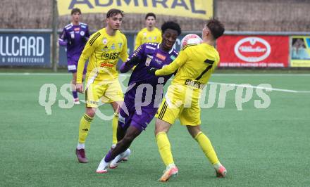 Fussball Bundesliga. Testspiel. SK Austria Klagenfurt gegen Lafnitz. Denzel Owusu (Austria Klagenfurt), Luca Romeo Butkovic (Lafnitz). Klagenfurt, am 31,1.2025.
Foto: Kuess
---
pressefotos, pressefotografie, kuess, qs, qspictures, sport, bild, bilder, bilddatenbank