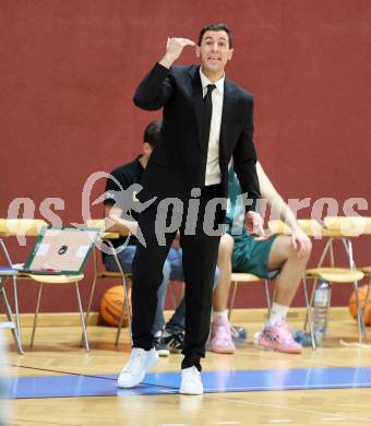 Basketball 2. Liga 2024/2025. Grunddurchgang 17. Runde.  KOS Celovec gegen Dornbirn Lions.   Trainer  Kostas Papavasileiou  (Dornbirn Lions). Klagenfurt, am 1.2.2025.
Foto: Kuess


---
pressefotos, pressefotografie, kuess, qs, qspictures, sport, bild, bilder, bilddatenbank