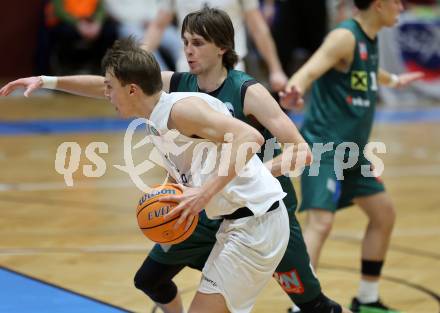 Basketball 2. Liga 2024/2025. Grunddurchgang 17. Runde.  KOS Celovec gegen Dornbirn Lions.   Samuel Seher (KOS Celovec),  Pauls Miglinieks  (Dornbirn Lions). Klagenfurt, am 1.2.2025.
Foto: Kuess


---
pressefotos, pressefotografie, kuess, qs, qspictures, sport, bild, bilder, bilddatenbank