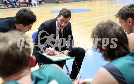 Basketball 2. Liga 2024/2025. Grunddurchgang 17. Runde.  KOS Celovec gegen Dornbirn Lions.   Trainer  Kostas Papavasileiou  (Dornbirn Lions). Klagenfurt, am 1.2.2025.
Foto: Kuess


---
pressefotos, pressefotografie, kuess, qs, qspictures, sport, bild, bilder, bilddatenbank