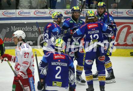 Eishockey ICE Bundesliga. VSV gegen KAC. Torjubel  Chase Pearson, Kevin Hancock, Nikita Scherbak, John Hughes Dylan Macpherson (VSV). Villach, am 2.2..2025
Foto: Kuess
---
pressefotos, pressefotografie, kuess, qs, qspictures, sport, bild, bilder, bilddatenbank