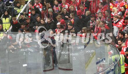 Eishockey ICE Bundesliga. VSV gegen KAC. Fans (KAC), Polizei. Villach, am 2.2..2025
Foto: Kuess
---
pressefotos, pressefotografie, kuess, qs, qspictures, sport, bild, bilder, bilddatenbank