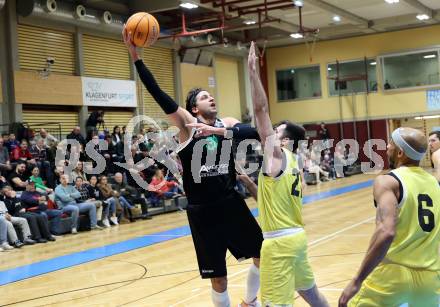 Basketball 2. Liga 2024/2025. Grunddurchgang 18. Runde.  Woerthersee Piraten gegen Union Deutsch Wagram Alligators.  Marin Sliskovic  (Piraten),  Marko Kolaric  (Wagram Alligators). Klagenfurt, am 8.2.2025.
Foto: Kuess


---
pressefotos, pressefotografie, kuess, qs, qspictures, sport, bild, bilder, bilddatenbank