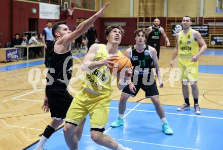 Basketball 2. Liga 2024/2025. Grunddurchgang 18. Runde.  Woerthersee Piraten gegen Union Deutsch Wagram Alligators.  Lukas Simoner  (Piraten),  Petar Cosic  (Wagram Alligators). Klagenfurt, am 8.2.2025.
Foto: Kuess


---
pressefotos, pressefotografie, kuess, qs, qspictures, sport, bild, bilder, bilddatenbank