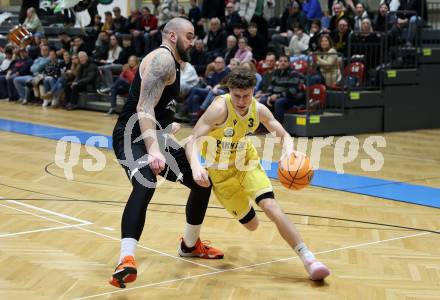 Basketball 2. Liga 2024/2025. Grunddurchgang 18. Runde.  Woerthersee Piraten gegen Union Deutsch Wagram Alligators.  Lukas Simoner  (Piraten),  Nebosja Dukic  (Wagram Alligators). Klagenfurt, am 8.2.2025.
Foto: Kuess


---
pressefotos, pressefotografie, kuess, qs, qspictures, sport, bild, bilder, bilddatenbank