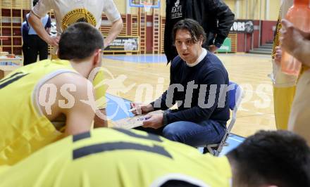 Basketball 2. Liga 2024/2025. Grunddurchgang 18. Runde.  Woerthersee Piraten gegen Union Deutsch Wagram Alligators.  Trainer Andreas Kuttnig  (Piraten), Klagenfurt, am 8.2.2025.
Foto: Kuess


---
pressefotos, pressefotografie, kuess, qs, qspictures, sport, bild, bilder, bilddatenbank