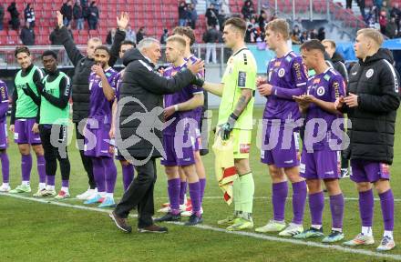 Fussball Bundesliga. SK Austria Klagenfurt gegen Red Bull Salzburg. Trainer Peter Pacult, Simon Spari, Nicolas Binder (Austria Klagenfurt). Klagenfurt, am 9.2.2025.
Foto: Kuess
www.qspictures.net
---
pressefotos, pressefotografie, kuess, qs, qspictures, sport, bild, bilder, bilddatenbank