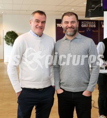 Fussball Bundesliga. SK Austria Klagenfurt gegen Red Bull Salzburg. Robert Micheu (Praesident SK Austria Klagenfurt), Zeljko Karajica. Klagenfurt, am 9.2.2025.
Foto: Kuess
www.qspictures.net
---
pressefotos, pressefotografie, kuess, qs, qspictures, sport, bild, bilder, bilddatenbank