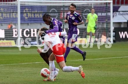 Fussball Bundesliga. SK Austria Klagenfurt gegen Red Bull Salzburg. Dikeni Salifou ( Austria Klagenfurt), Bobby-Lamont Clark (Salzburg). Klagenfurt, am 9.2.2025.
Foto: Kuess
www.qspictures.net
---
pressefotos, pressefotografie, kuess, qs, qspictures, sport, bild, bilder, bilddatenbank