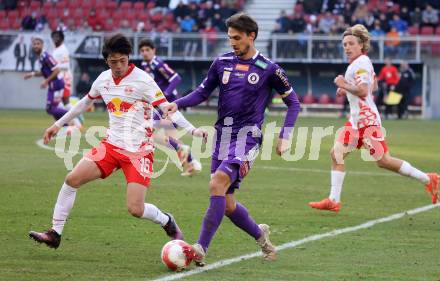 Fussball Bundesliga. SK Austria Klagenfurt gegen Red Bull Salzburg. Thorsten Mahrer ( Austria Klagenfurt), Takumu Kawamura (Salzburg). Klagenfurt, am 9.2.2025.
Foto: Kuess
www.qspictures.net
---
pressefotos, pressefotografie, kuess, qs, qspictures, sport, bild, bilder, bilddatenbank