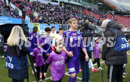 Fussball Bundesliga. SK Austria Klagenfurt gegen Red Bull Salzburg. Martin Hinteregger, Ben Bobzien (Austria Klagenfurt). . Klagenfurt, am 9.2.2025.
Foto: Kuess
www.qspictures.net
---
pressefotos, pressefotografie, kuess, qs, qspictures, sport, bild, bilder, bilddatenbank