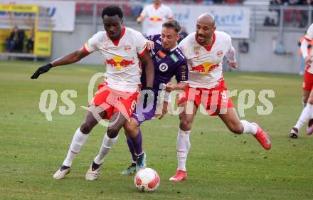 Fussball Bundesliga. SK Austria Klagenfurt gegen Red Bull Salzburg. Tobias Koch( Austria Klagenfurt), Samson Baidoo, Karim Onisiwo (Salzburg). Klagenfurt, am 9.2.2025.
Foto: Kuess
www.qspictures.net
---
pressefotos, pressefotografie, kuess, qs, qspictures, sport, bild, bilder, bilddatenbank