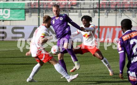 Fussball Bundesliga. SK Austria Klagenfurt gegen Red Bull Salzburg. Florian Jaritz ( Austria Klagenfurt), Yorbe Vertessen, Hendry Aron Blank (Salzburg). Klagenfurt, am 9.2.2025.
Foto: Kuess
www.qspictures.net
---
pressefotos, pressefotografie, kuess, qs, qspictures, sport, bild, bilder, bilddatenbank