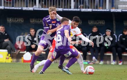 Fussball Bundesliga. SK Austria Klagenfurt gegen Red Bull Salzburg. Martin Hinteregger, Tobias Koch ( Austria Klagenfurt), Adam Daghim (Salzburg). Klagenfurt, am 9.2.2025.
Foto: Kuess
www.qspictures.net
---
pressefotos, pressefotografie, kuess, qs, qspictures, sport, bild, bilder, bilddatenbank