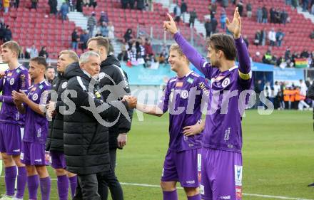 Fussball Bundesliga. SK Austria Klagenfurt gegen Red Bull Salzburg. Trainer Peter Pacult, Martin Hinteregger, Thorsten Mahrer (Austria Klagenfurt). Klagenfurt, am 9.2.2025.
Foto: Kuess
www.qspictures.net
---
pressefotos, pressefotografie, kuess, qs, qspictures, sport, bild, bilder, bilddatenbank