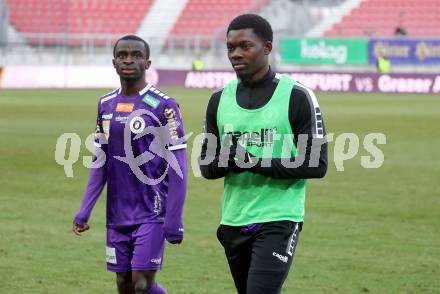 Fussball Bundesliga. SK Austria Klagenfurt gegen Red Bull Salzburg.l Solomon Bonnah,  Denzel Owusu (Austria Klagenfurt). Klagenfurt, am 9.2.2025.
Foto: Kuess
www.qspictures.net
---
pressefotos, pressefotografie, kuess, qs, qspictures, sport, bild, bilder, bilddatenbank