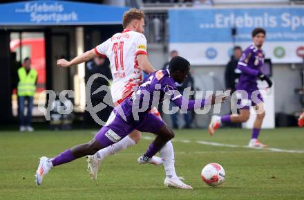 Fussball Bundesliga. SK Austria Klagenfurt gegen Red Bull Salzburg. Solomon Bonnah ( Austria Klagenfurt), Yorba Vertessen (Salzburg). Klagenfurt, am 9.2.2025.
Foto: Kuess
www.qspictures.net
---
pressefotos, pressefotografie, kuess, qs, qspictures, sport, bild, bilder, bilddatenbank