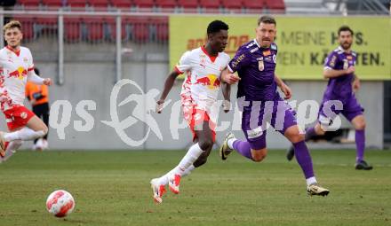 Fussball Bundesliga. SK Austria Klagenfurt gegen Red Bull Salzburg. Christopher Wernitznig (Austria Klagenfurt), Edmund Baidoo (Salzburg). Klagenfurt, am 9.2.2025.
Foto: Kuess
www.qspictures.net
---
pressefotos, pressefotografie, kuess, qs, qspictures, sport, bild, bilder, bilddatenbank