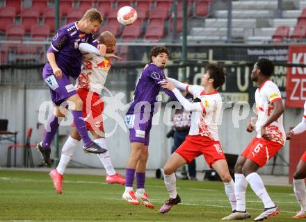 Fussball Bundesliga. SK Austria Klagenfurt gegen Red Bull Salzburg. Martin Hinteregger ( Austria Klagenfurt),Karim Onisiwo (Salzburg). Klagenfurt, am 9.2.2025.
Foto: Kuess
www.qspictures.net
---
pressefotos, pressefotografie, kuess, qs, qspictures, sport, bild, bilder, bilddatenbank