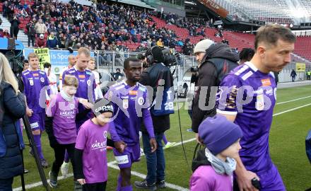 Fussball Bundesliga. SK Austria Klagenfurt gegen Red Bull Salzburg. Solomon Bonnah, Florian Jaritz (Austria Klagenfurt). . Klagenfurt, am 9.2.2025.
Foto: Kuess
www.qspictures.net
---
pressefotos, pressefotografie, kuess, qs, qspictures, sport, bild, bilder, bilddatenbank