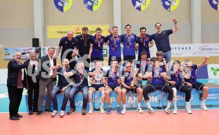 Volleyball. Cupfinale. SK Aich/Dob gegen Hypo Tirol Volleyballteam.  Siegerehrung. LH Peter Kaiser. Mannschaft Hypo Tirol. Bleiburg, 16.2.2025.
Foto: Kuess
---
pressefotos, pressefotografie, kuess, qs, qspictures, sport, bild, bilder, bilddatenbank