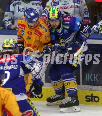 Eishockey ICE Bundesliga. VSV gegen Asiago.  Thomas Vallant (VSV), Samuele Zampieri (Asiago). Villach, am 21.2..2025
Foto: Kuess
---
pressefotos, pressefotografie, kuess, qs, qspictures, sport, bild, bilder, bilddatenbank