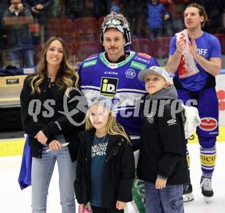 Eishockey ICE Bundesliga. VSV gegen Asiago.  Jean Philippe Lamoureux mit Familie (VSV). Villach, am 21.2..2025
Foto: Kuess
---
pressefotos, pressefotografie, kuess, qs, qspictures, sport, bild, bilder, bilddatenbank