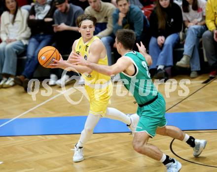 Basketball 2. Liga 2024/2025. Grunddurchgang 20. Runde.  Woerthersee Piraten gegen KOS.    Emilio Rozmann (Piraten),  Niklas Michel  (KOS). Klagenfurt, am 22.2.2025.
Foto: Kuess


---
pressefotos, pressefotografie, kuess, qs, qspictures, sport, bild, bilder, bilddatenbank