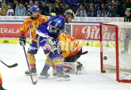 Eishockey ICE Bundesliga. VSV gegen Asiago. Maximilian Rebernig (VSV), Stefano Marchetti  (Asiago).  Villach, am 21.2..2025
Foto: Kuess
---
pressefotos, pressefotografie, kuess, qs, qspictures, sport, bild, bilder, bilddatenbank