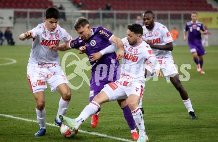 Fussball Bundesliga. SK Austria Klagenfurt gegen GAK. Christopher Wernitznig  (Klagenfurt), Milos Jovicic, Jacob Michael Italiano (GAK). Klagenfurt, am 22.2.2025.
Foto: Kuess
---
pressefotos, pressefotografie, kuess, qs, qspictures, sport, bild, bilder, bilddatenbank