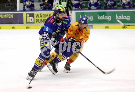 Eishockey ICE Bundesliga. VSV gegen Asiago. Patrick Holway (VSV), Filippo Rigoni  (Asiago).  Villach, am 21.2..2025
Foto: Kuess
---
pressefotos, pressefotografie, kuess, qs, qspictures, sport, bild, bilder, bilddatenbank