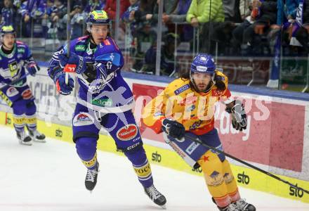 Eishockey ICE Bundesliga. VSV gegen Asiago. Marco Richter (VSV), Giovanni Luigi Domenico Vallati  (Asiago).  Villach, am 21.2..2025
Foto: Kuess
---
pressefotos, pressefotografie, kuess, qs, qspictures, sport, bild, bilder, bilddatenbank