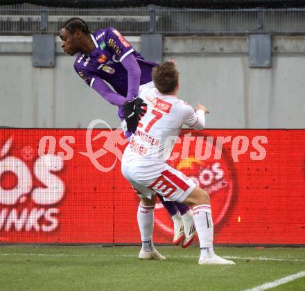 Fussball Bundesliga. SK Austria Klagenfurt gegen GAK. Dikeni Salifou  (Klagenfurt).  Benjamin Rosenberger (GAK).  Klagenfurt, am 22.2.2025.
Foto: Kuess
---
pressefotos, pressefotografie, kuess, qs, qspictures, sport, bild, bilder, bilddatenbank