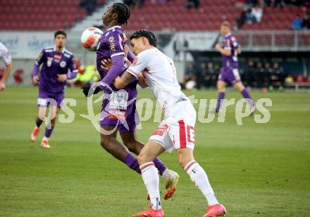 Fussball Bundesliga. SK Austria Klagenfurt gegen GAK. Dikeni Salifou  (Klagenfurt), Antonio Tikvic (GAK). Klagenfurt, am 22.2.2025.
Foto: Kuess
---
pressefotos, pressefotografie, kuess, qs, qspictures, sport, bild, bilder, bilddatenbank