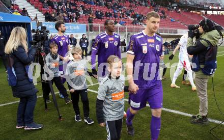 Fussball Bundesliga. SK Austria Klagenfurt gegen GAK. Martin Hinteregger, Dikeni Salifou  (Klagenfurt)  Klagenfurt, am 22.2.2025.
Foto: Kuess
---
pressefotos, pressefotografie, kuess, qs, qspictures, sport, bild, bilder, bilddatenbank