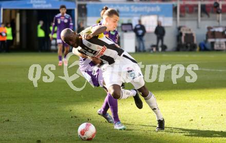 Fussball Bundesliga. SK Austria Klagenfurt gegen LASK. Niklas Szerencsi (Klagenfurt),   Samuel Oluwabukunmi Adeniran  (LASK). Klagenfurt, am 2.3..2025.
Foto: Kuess
---
pressefotos, pressefotografie, kuess, qs, qspictures, sport, bild, bilder, bilddatenbank