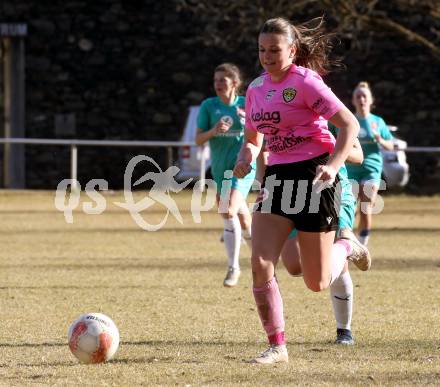 Fussball Frauen. 2. Bundesliga. Carinthians LIWOdruck Hornets gegen SG MALEREI GLANZER Geretsberg/Buerrmoos. Jana Christina Lemberger (Carinthians Hornets). Sachsenburg, am 9.3.2024.
Foto: Kuess
---
pressefotos, pressefotografie, kuess, qs, qspictures, sport, bild, bilder, bilddatenbank