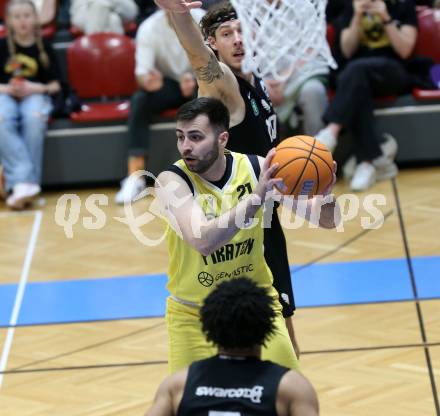 Basketball 2. Liga 2024/2025. Playoffs. SF2.   Woerthersee Piraten gegen RAIDERS Tirol    Marin Sliskovic (Piraten),   Thomas Pirchner  (Tirol). Klagenfurt, am 4.5.2025.
Foto: Kuess


---
pressefotos, pressefotografie, kuess, qs, qspictures, sport, bild, bilder, bilddatenbank
