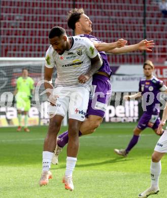 Fussball Bundesliga. SK Austria Klagenfurt gegen Altach. Simon Straudi  (Klagenfurt). Suliman-Marlon Mustapha  (Altach). Klagenfurt, am 5.4.2025.
Foto: Kuess
---
pressefotos, pressefotografie, kuess, qs, qspictures, sport, bild, bilder, bilddatenbank
