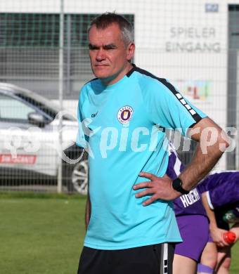 Fussball Frauen. KFV Cup. Sk Austria Klagenfurt gegen Kraig. Trainer Robert Micheu  (Klagenfurt). Klagenfurt, am 27.4.2025.
Foto: Kuess
www.qspictures.net
---
pressefotos, pressefotografie, kuess, qs, qspictures, sport, bild, bilder, bilddatenbank