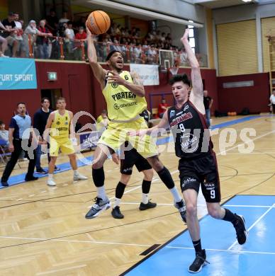 Basketball 2. Liga 2024/2025. Playoffs. F2.   Woerthersee Piraten gegen Mistelbach Mustangs   Shawn L. Ray  (Piraten),  Maximilian Girschik  (Mistelbach). Klagenfurt, am 1.5.2025.
Foto: Kuess


---
pressefotos, pressefotografie, kuess, qs, qspictures, sport, bild, bilder, bilddatenbank