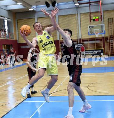 Basketball 2. Liga 2024/2025. Playoffs. F2.   Woerthersee Piraten gegen Mistelbach Mustangs   Elvis Keric (Piraten),  Viktor Vasat  (Mistelbach). Klagenfurt, am 1.5.2025.
Foto: Kuess


---
pressefotos, pressefotografie, kuess, qs, qspictures, sport, bild, bilder, bilddatenbank