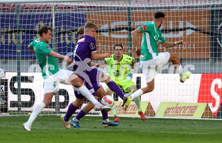 FFussball Bundesliga. SK Austria Klagenfurt gegen WSG Tirol. Simon Spari, Nicolas Binder (Austria Klagenfurt),  Stefan Skrbo (Tirol). Klagenfurt, am 10.5.2025.
Foto: Kuess
www.qspictures.net
---
pressefotos, pressefotografie, kuess, qs, qspictures, sport, bild, bilder, bilddatenbank