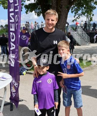 Fussball Bundesliga. SK Austria Klagenfurt gegen WSG Tirol. Rahmenprogramm, Autogrammstunde Martin Hinteregger. Klagenfurt, am 10.5.2025.
Foto: Kuess
www.qspictures.net
---
pressefotos, pressefotografie, kuess, qs, qspictures, sport, bild, bilder, bilddatenbank