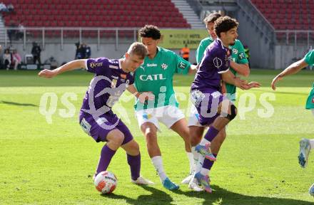 Fussball Bundesliga. SK Austria Klagenfurt gegen WSG Tirol. Nicolas Binder, Ben Bobzien (SK Austria Klagenfurt),  Jonas Benjmain Chimezie David, David Gugganig (WSG Tirol). Klagenfurt, am 10.5.2025.
Foto: Kuess
www.qspictures.net
---
pressefotos, pressefotografie, kuess, qs, qspictures, sport, bild, bilder, bilddatenbank