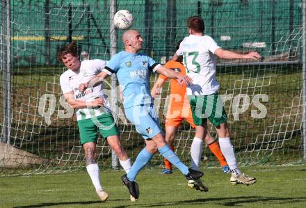 Fussball Kaerntner Liga. Bleiburg gegen Voelkermarkt.  Nikola Tolimir (Bleiburg),  Raphael Lukas Kulterer, Mario Daniel Gugganig  (Voelkermarkt). Bleiburg, am 17.5.2025.
Foto: Kuess
---
pressefotos, pressefotografie, kuess, qs, qspictures, sport, bild, bilder, bilddatenbank
