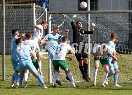 Fussball Kaerntner Liga. Bleiburg gegen Voelkermarkt. Nikola Tolimir, Thomas Poek  (Bleiburg),  Robert Matic, Matthias Maierhofer  (Voelkermarkt). Bleiburg, am 17.5.2025.
Foto: Kuess
---
pressefotos, pressefotografie, kuess, qs, qspictures, sport, bild, bilder, bilddatenbank