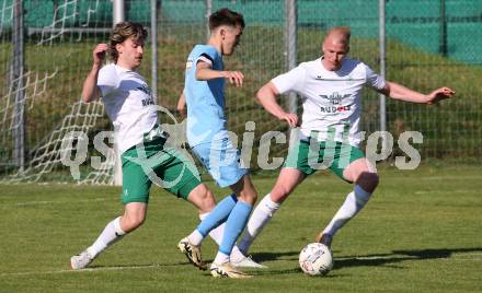 Fussball Kaerntner Liga. Bleiburg gegen Voelkermarkt.   Mathias Robert Knauder (Bleiburg), Fabian Rafer, Matthias Maierhofer   (Voelkermarkt). Bleiburg, am 17.5.2025.
Foto: Kuess
---
pressefotos, pressefotografie, kuess, qs, qspictures, sport, bild, bilder, bilddatenbank